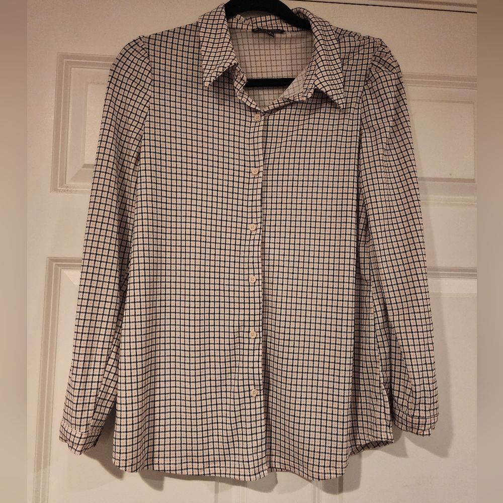 Adrianna Papell stretchy checkered button up blouse S
